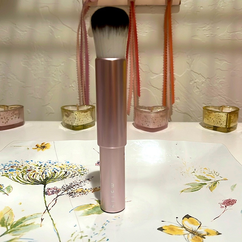 Mally Beauty Retractable Blush/Powder Brush
